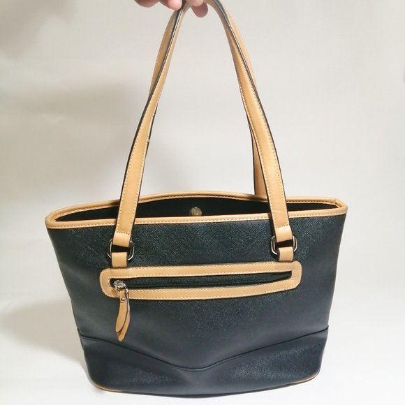 Giani Bernini Handbags - Giani Bernini Saffiano Tote